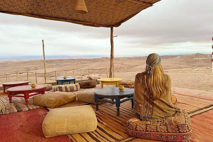 Agafay Desert Camel Rid, Sunset Dinner & Fire Show de Marrakech