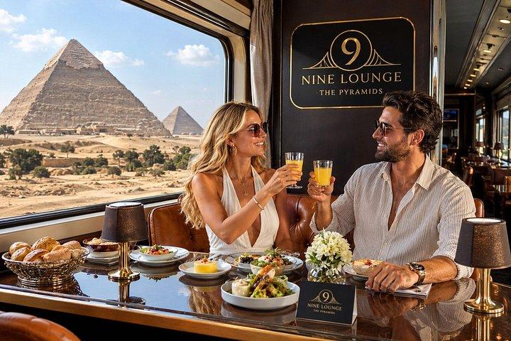 9ラウンジレスタウラ＆スフィンクスでの朝食またはランチ付きギザのピラミッド