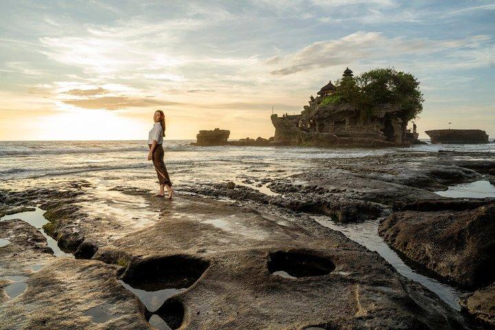 バリ島：モンキーフォレスト、タマンアユン、タナロット寺院ツアー