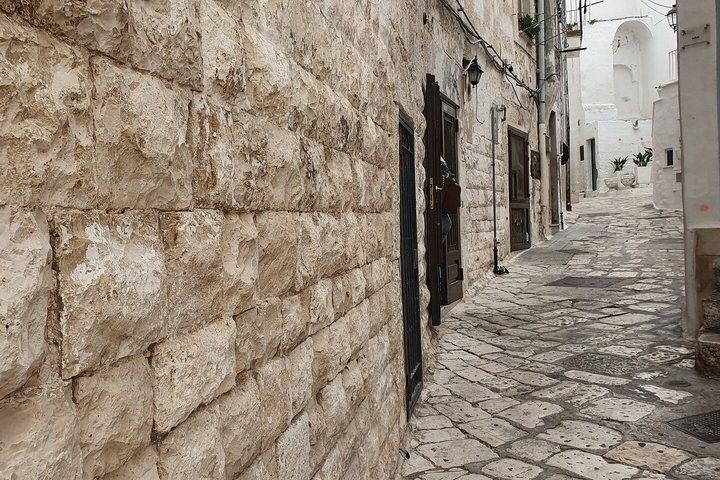 Descubra Bari: Cidade Velha, Monumentos Históricos e Promenade Costeira