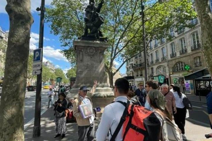 Paris French Revolution Walking Tour with Augmented Reality