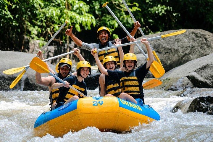 バリ島：ウブドゴリラATVアドベンチャーとホワイトウォーターラフティングツアー