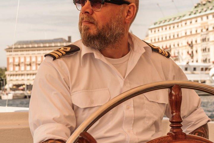 Paseo en barco eléctrico abierto en Estocolmo con guía en vivo