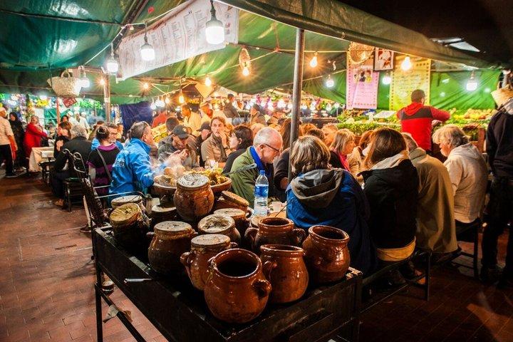 夜のマラケシュ：ジェマー・エル・フナでのディナー付きメディナ料理ツアー
