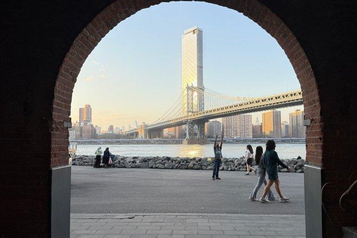 Brooklyn Bridge and Dumbo Self-Guided Tour