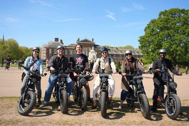 London EBike Tour com artefatos reais Royal London Experience