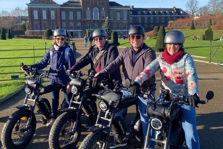 London EBike Tour com artefatos reais Royal London Experience