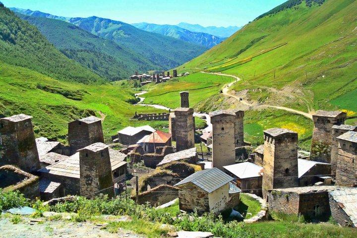Excursion privée d'une journée de Kutaisi à Svaneti Zagar Pass et Ushguli