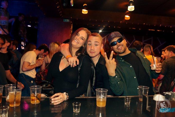 Drunken Monkey Blaze Pub Crawl: 2hr Unlimited Drinks & Club EP!C