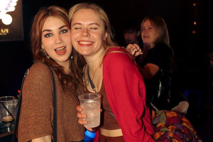 Drunken Monkey Blaze Pub Crawl: 2hr Unlimited Drinks & Club EP!C