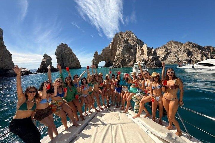 Cabo Bachelorette Yacht Party w/ Comida e Bebidas