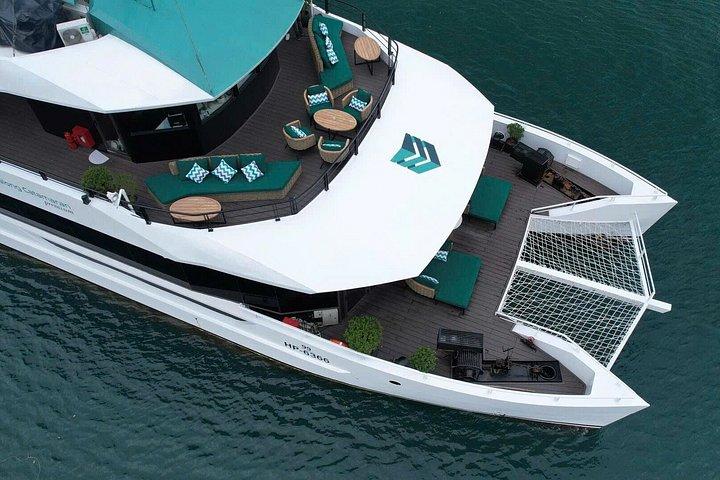 ハロン湾とランハ湾の豪華カタマランクルーズツアー