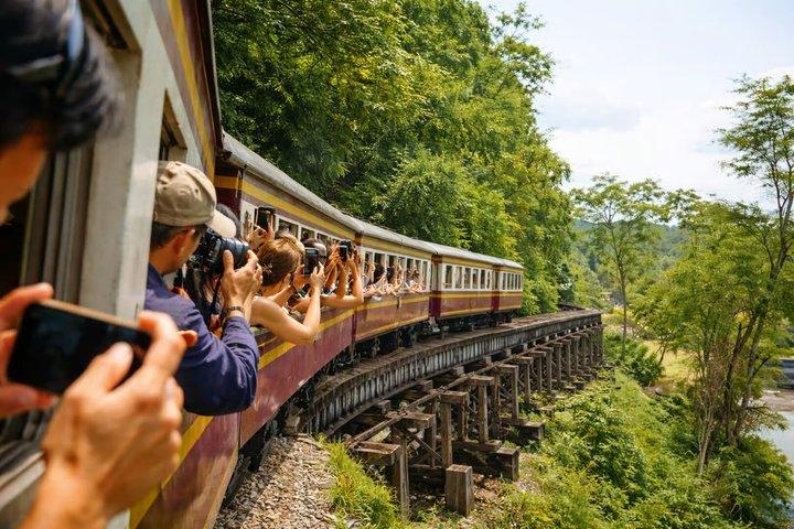 Bangkok Kanchanaburi River Kwai Bridge e tour ferroviario della morte