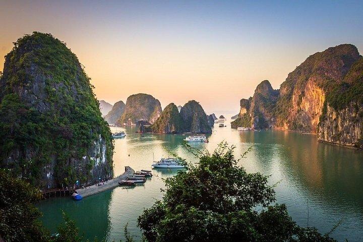 Ha Long Bay Dagtrip Zee Octopus Cruise vanuit Hanoi