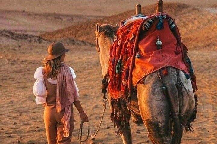 Soluppgång Giza Pyramids Tour med kamelritt och egyptisk frukost