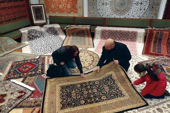 Traditional Carpet Weaving Workshop Experience