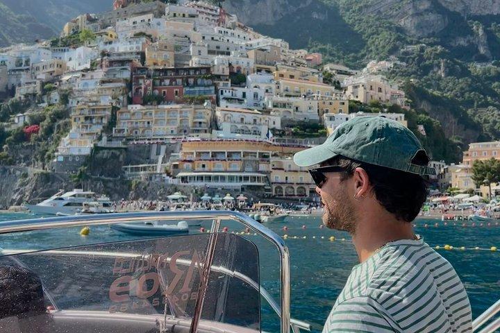 Tour privado personalizado en barco por la costa de Amalfi de Salerno a Positano