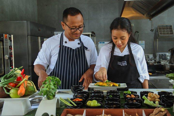 ヌサドゥア高級料理教室（市場見学とプール利用付き）