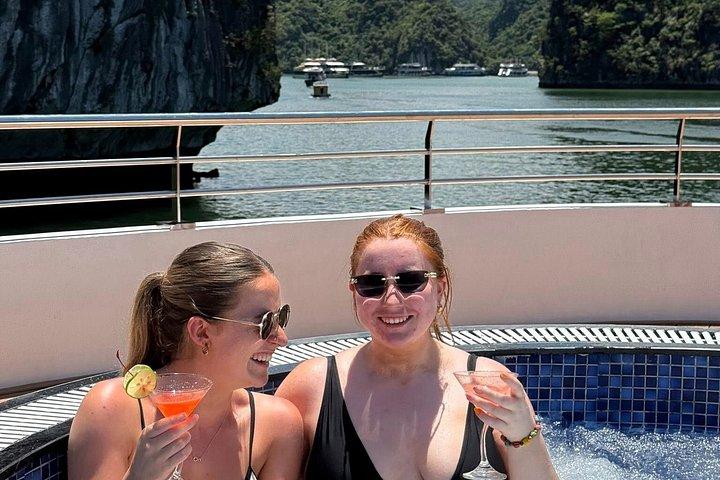 ハノイ：隠れた美しさランハ湾へのセレニティ壮大なクルーズ