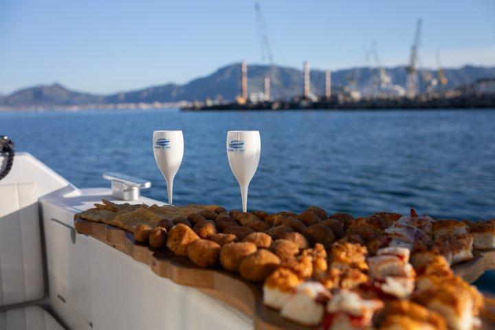 Puesta de sol en barco en Palermo con Palermo Experiences