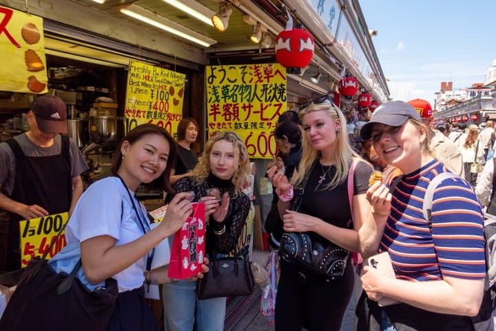 Tokyo: Asakusa, Senso-ji temple & Shrine Walking Tour