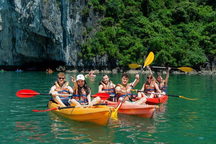 3日-2日目-ナイトラグジュアリーハロン湾クルーズ、バルコニー、カヤック、食事