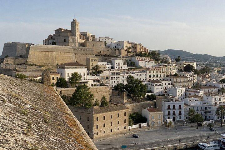 Ibiza: Den ultimative selvguiderede øtur
