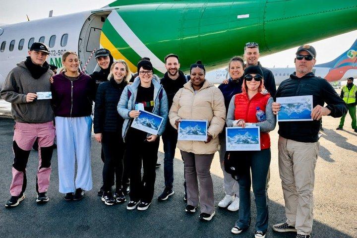 Kathmandu : Everestvlucht per vliegtuig of helikopterlandingstocht