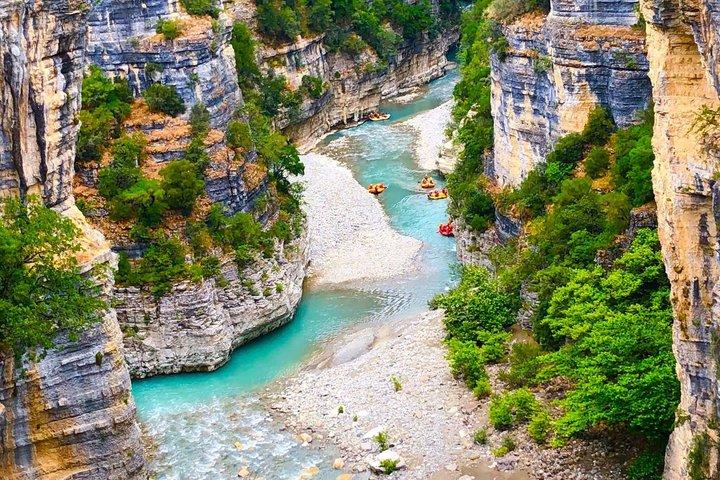 Wild Vjosa River & Thermal Baths : escursione autentica di 2 giorni a Përmet