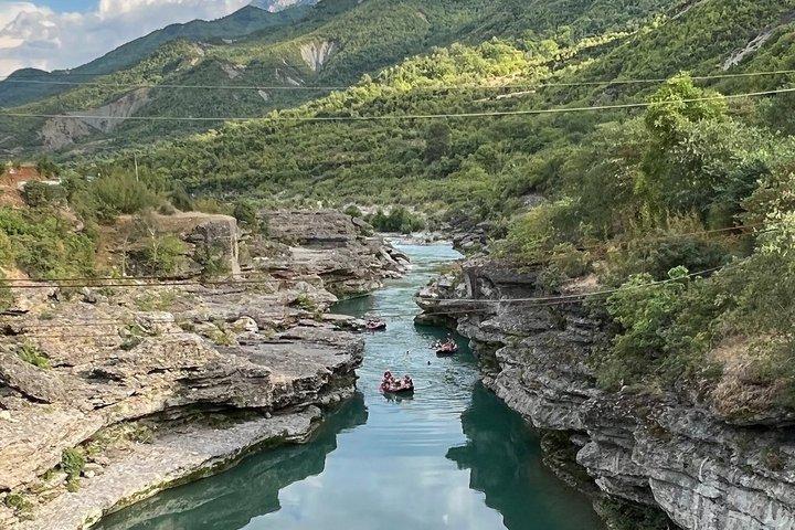 Wild Vjosa River & Thermal Baths : escursione autentica di 2 giorni a Përmet
