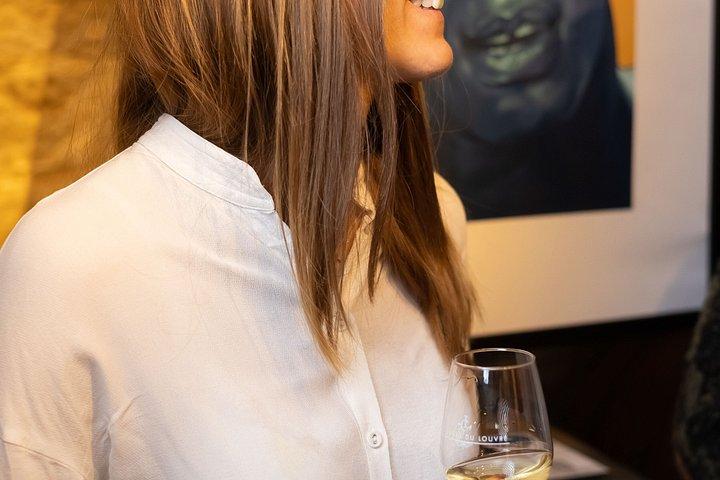 パリの快楽主義者がジンワインとシャンパンの試飲を体験