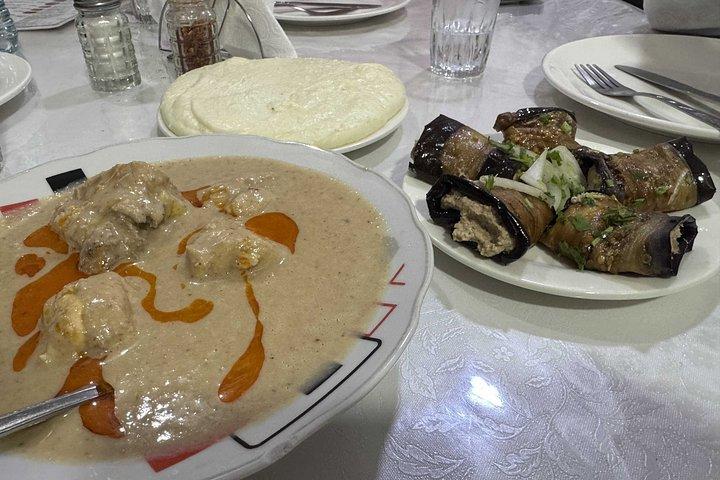 ヒンカリキッチンズトビリシフードツアー(12+試食付き)