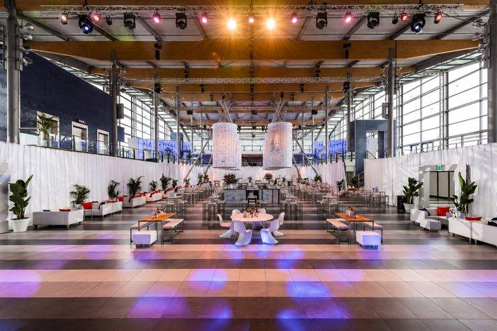 Amsterdam Cruise Terminal to Amsterdam Hotel Private Transfer