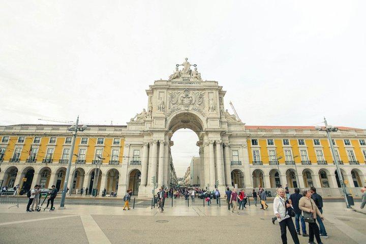 Lissabon nach Porto Privater Panoramatransfer – Direkt, 2 oder 3 Stopps