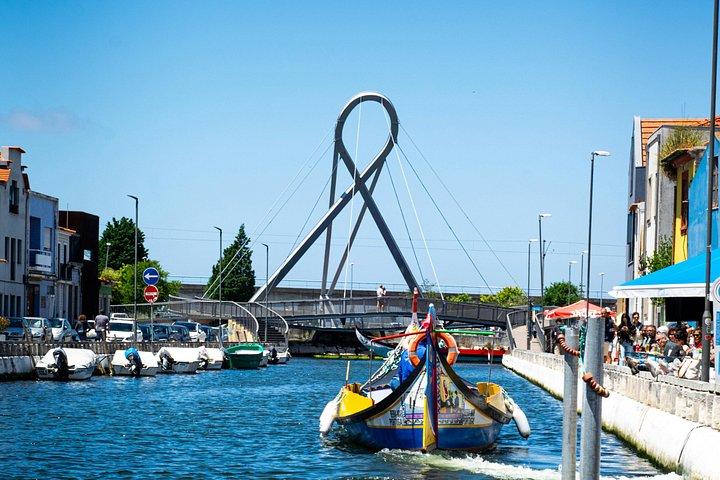 リスボン発ポルト行きプライベート送迎 – 直行、2ヶ所または3ヶ所の景勝地立ち寄り