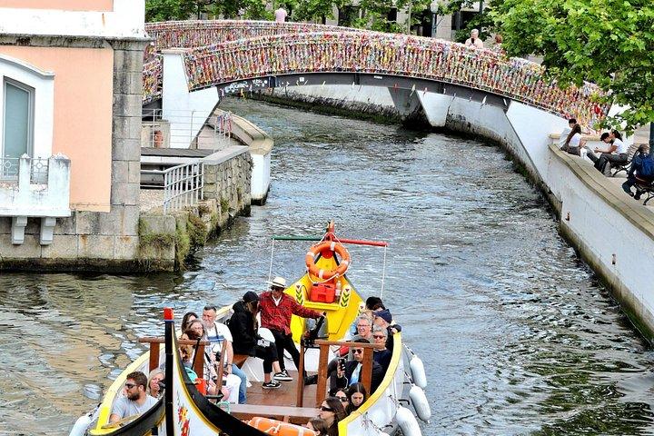 リスボン発ポルト行きプライベート送迎 – 直行、2ヶ所または3ヶ所の景勝地立ち寄り