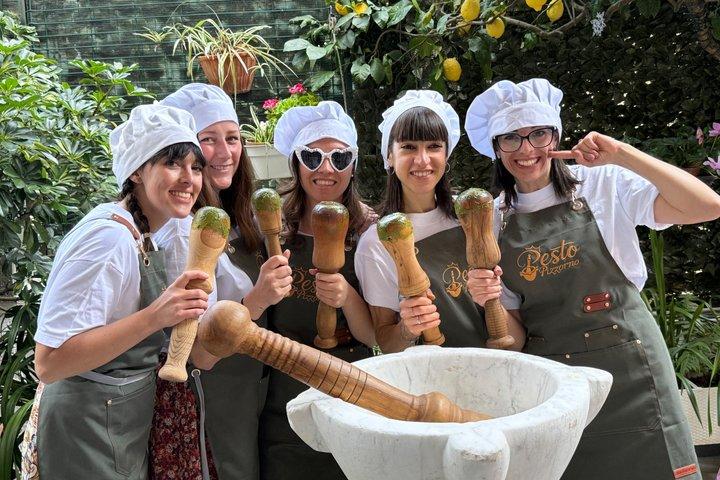 Pesto al mortaio les met wereldkampioen en lokaal menu