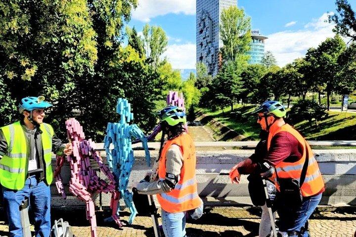 Tour in Segway di Tirana con Guida Locale