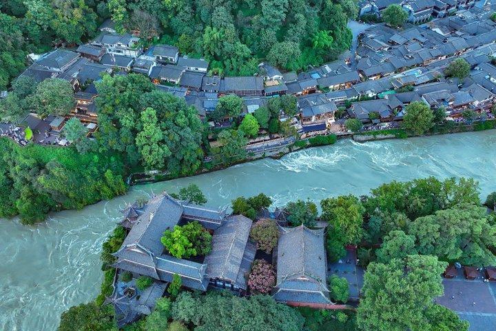Chengdu: tour privato di un'intera giornata al Monte Qingcheng e Dujiangyan