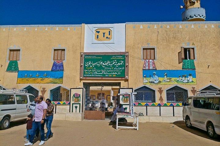 アスワンのモーターボートによるヌビアの村
