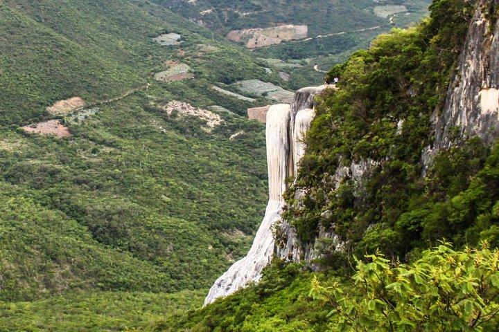 Oaxaca: Hierve el Agua, Tule, Mitla og Mezcal fuld dagstur.