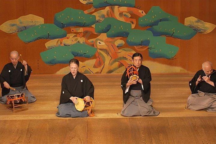 京都：伝説と笑いを舞台にノを想像する