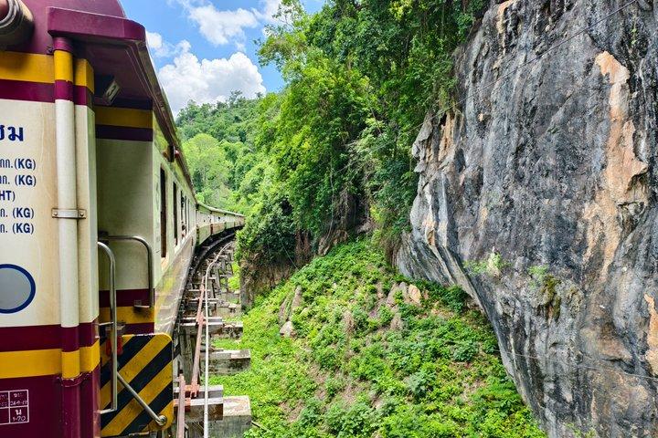 Private Erawan Waterfall & Death Railway Tour saindo de Kanchanaburi