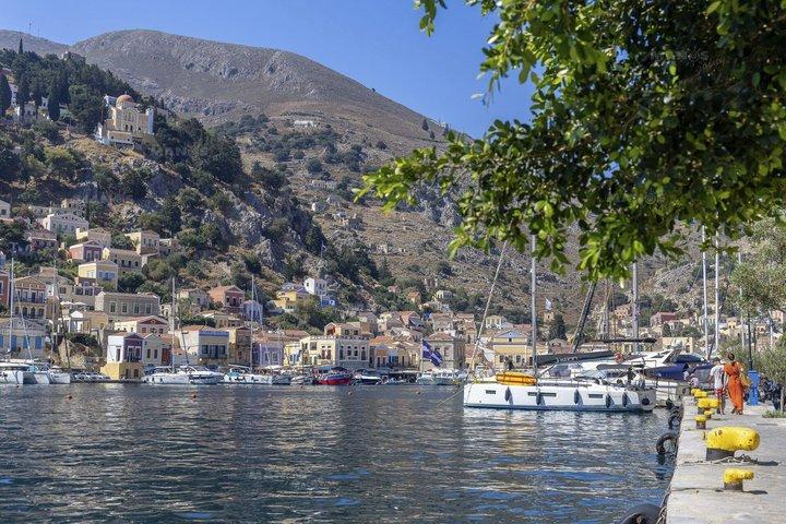 イリソスとイクシアからの送迎付きのロードス島からのシミ島