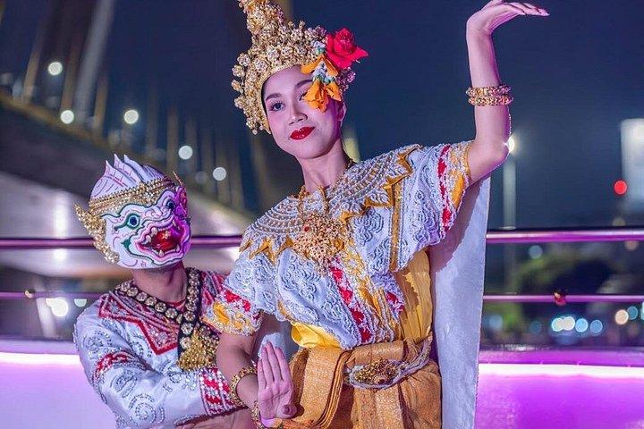 アジアティーク発バンコクチャオプラヤディナービュッフェクルーズ