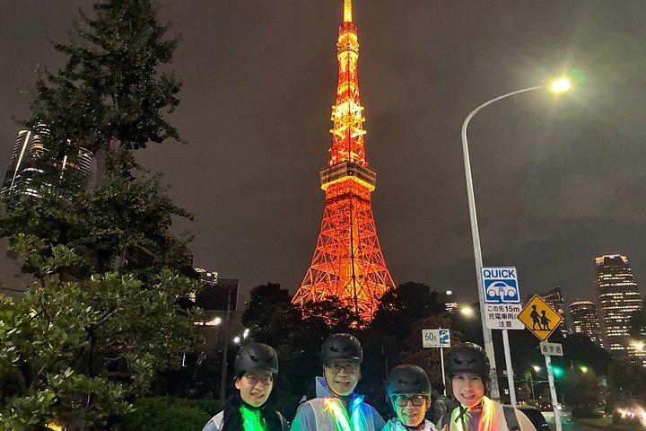 東京の街と寺域を巡る早朝サイクリングツアー