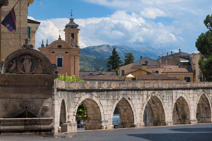 イタリア文化センター、戦争要塞、洞窟、ケーブルカー