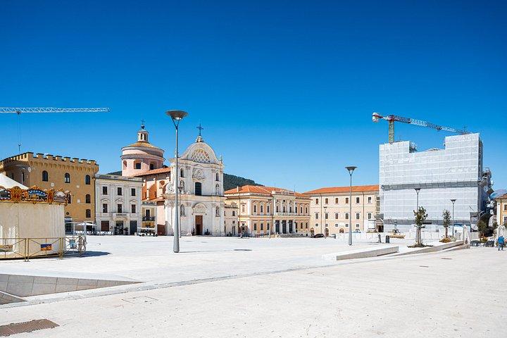 イタリア文化センター、戦争要塞、洞窟、ケーブルカー