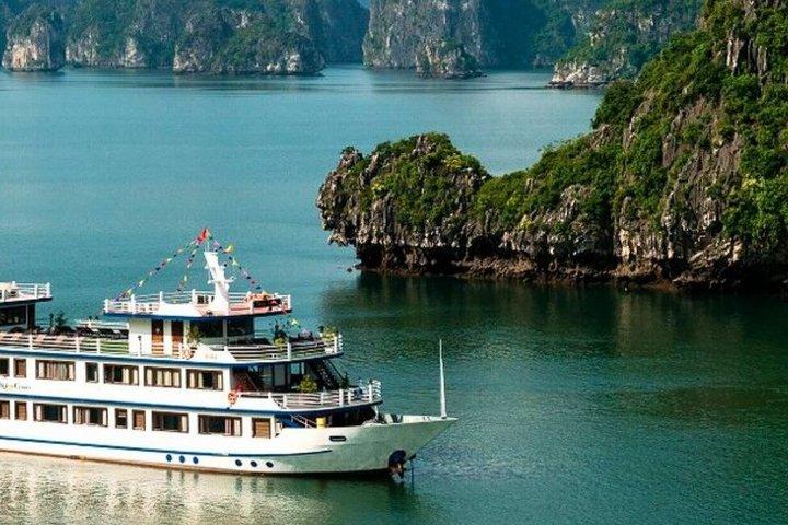 3 - Day Escape Explorez Bai Tu Long & Ha Long Bay sur Swan Cruise