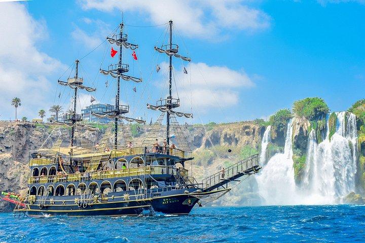 デューデンの滝のアンタルヤ海賊船（ランチとソフトドリンク付き）